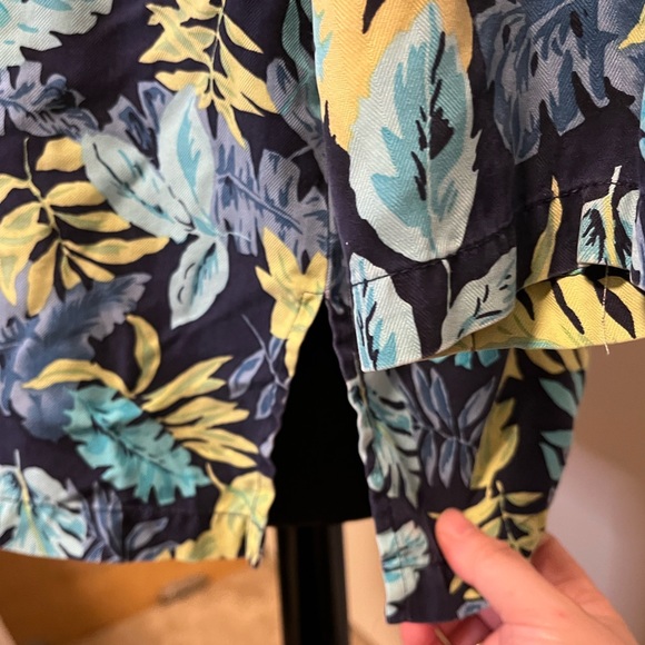 Monstera Garden 3/4 sleeve twill button down - Picture 3 of 5